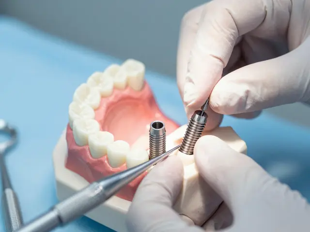 Kolik stojí hybridní zubní nahrada v roce 2026? Ceny, faktory a co si při výběru všímat